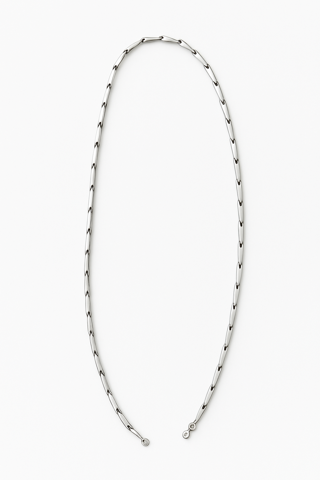 Minimalist Silver-Tone Modern Chain Neckla